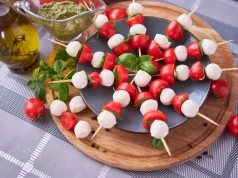 Brochette de tomate cerise : le snack de l’été 2022 Brochette de tomate cerise