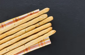 Découvrez la vraie recette des gressins maison aux graines de pavot ! Recette gressins maison