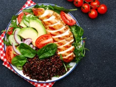 Découvrez la recette authentique de salade de quinoa aux légumes ! Salade de quinoa