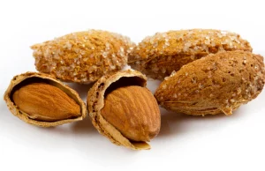 Voici la recette authentique des amandes salées et grillées ! Amandes salées